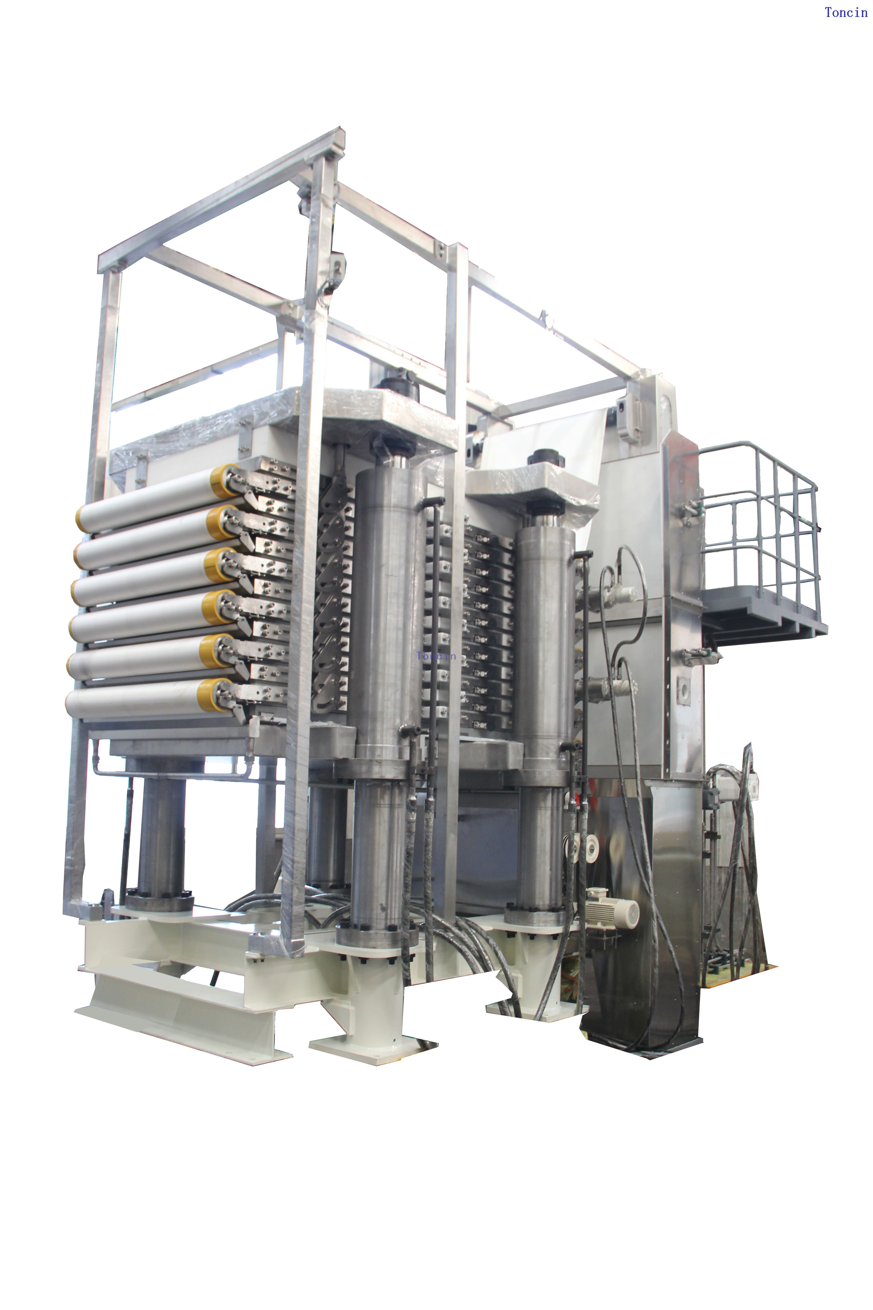 What are the characteristics of vertical filter press