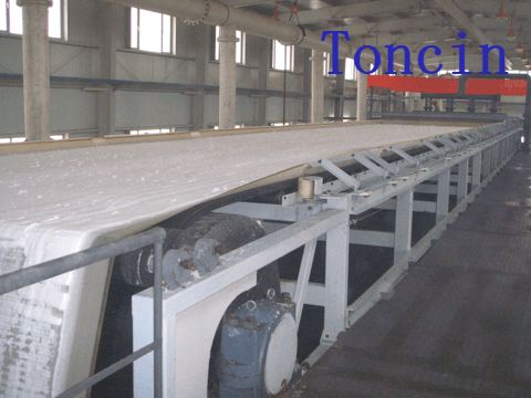 Horizontal vacuum belt filter washing and dewatering zones